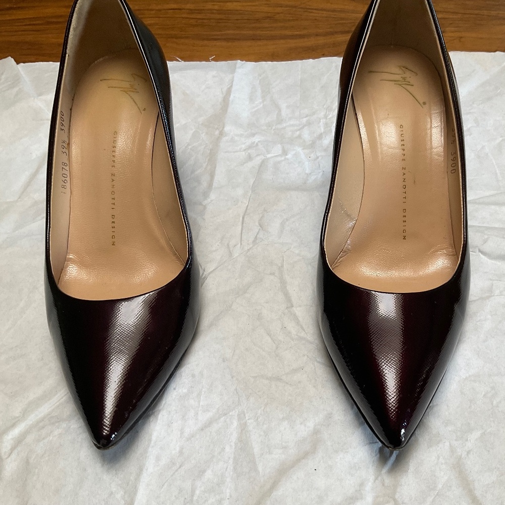 Giuseppe Zanotti patent leather pumps EU size 39.5